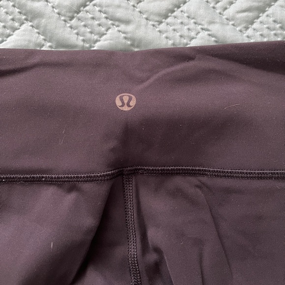 Lululemon cropped leggings - Picture 2 of 3
